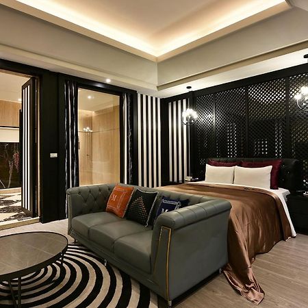 Venice Motel Тайчжун Экстерьер фото