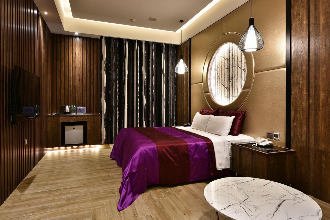 Venice Motel Тайчжун Экстерьер фото